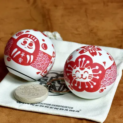 Winner Kendama Gecko paint Sakura Lucky Cat Hand drawn tama only